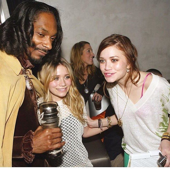 Mary Kate and Ashley ???????????? https://t.co/krtLyTMX1K https://t.co/cBa4SL9QGx