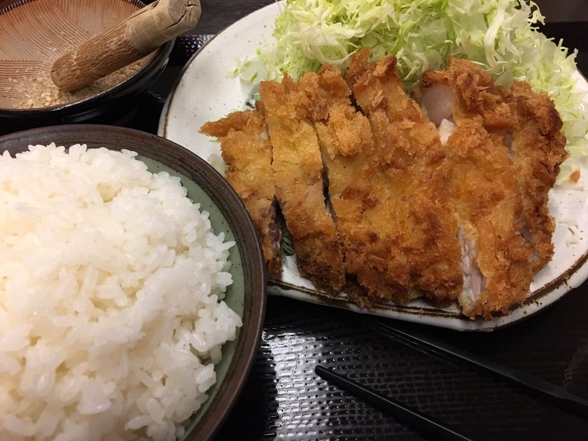 とんかつDJアゲ太郎の影響でとんかつ食べに松戸の三太さんに行きました。ギラギリで生きてるKAT-TUN、サクサクで揚げて とんかつDJアゲ太郎の影響でとんかつ食べに松戸の三太さんに行きました。ギラギリで生きてるKAT-TUN、サクサクで揚げて