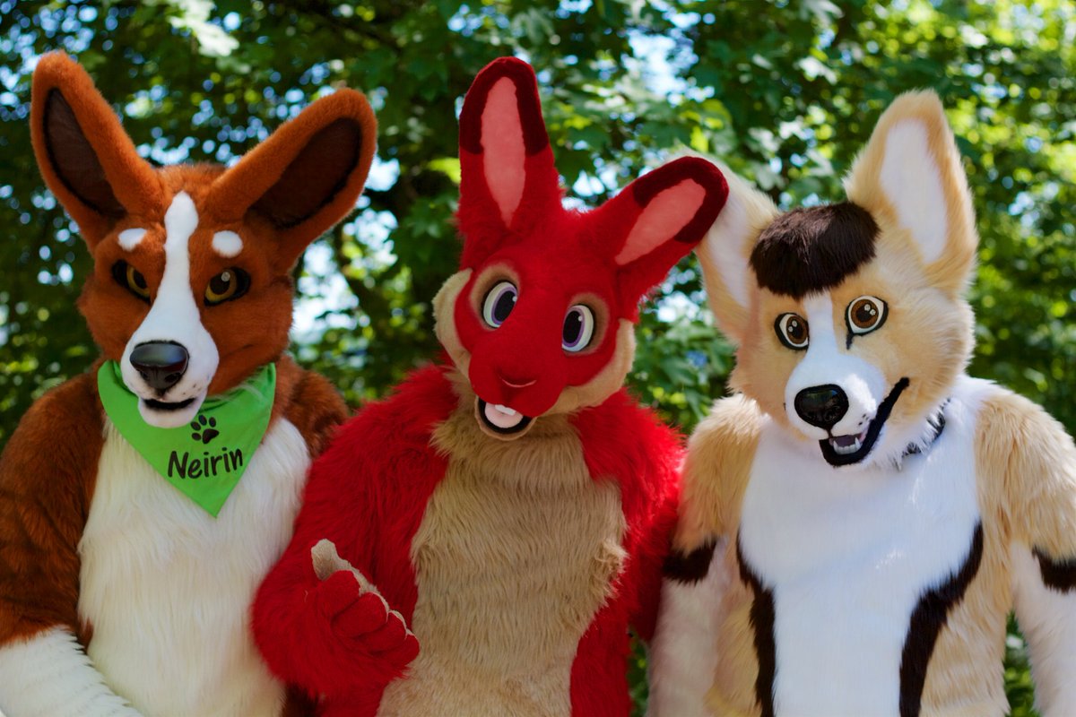 #FursuitFriday