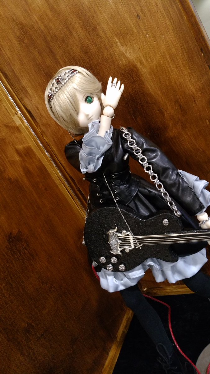 おはようございます R一工房です♪今日は晴れて気温がグッっと上がるようなのでアツくなるデザフェスにお越しの際は熱中症など おはようございます R一工房です♪今日は晴れて気温がグッっと上がるようなのでアツくなるデザフェスにお越しの際は熱中症など