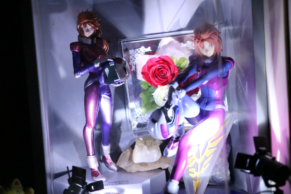 ガンダムUCのマリーダさんのフィギュア今日やって来たので、ライトアップしてみました。 ガンダムUCのマリーダさんのフィギュア今日やって来たので、ライトアップしてみました。