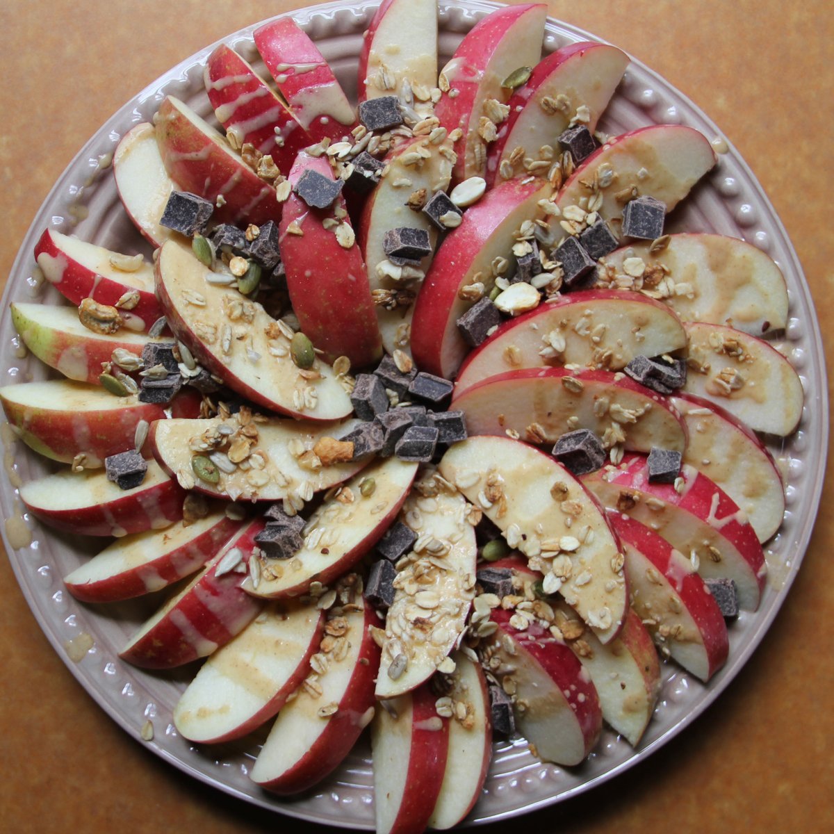 Is Dessert Apple 'Nachos' the new thing? https://t.co/kGeXmpIdwH via @Cooking_Light https://t.co/qdEonB3vRV