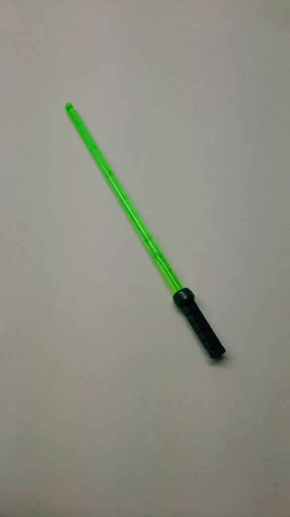 「エナジーサーベル」グリップのコンデンサに蓄えられた特殊粒子を上部から高濃度で噴出することにより、通常の刀剣よりも高い溶 「エナジーサーベル」グリップのコンデンサに蓄えられた特殊粒子を上部から高濃度で噴出することにより、通常の刀剣よりも高い溶