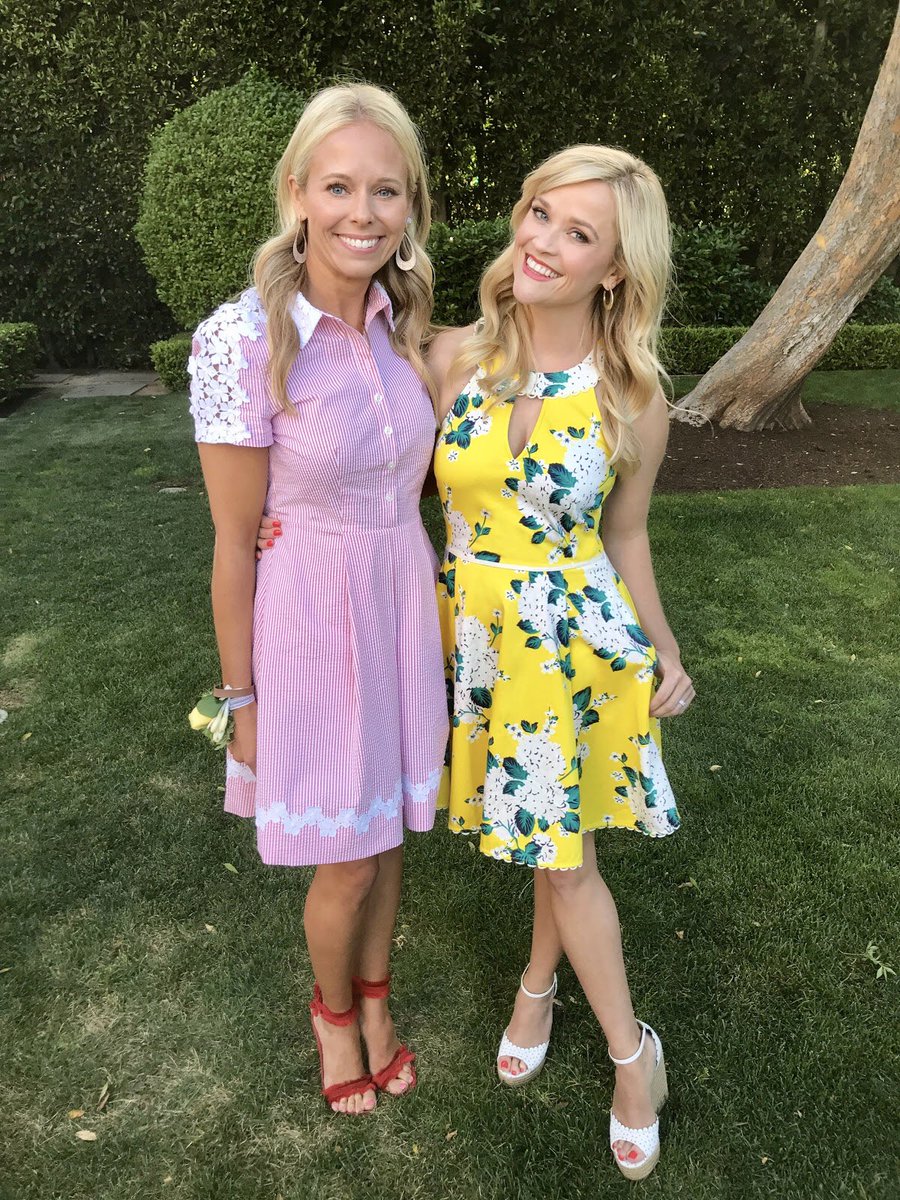 Hanging out with my BFF #ShannonRotenberg in our @draperjames! https://t.co/64JpxbfES3