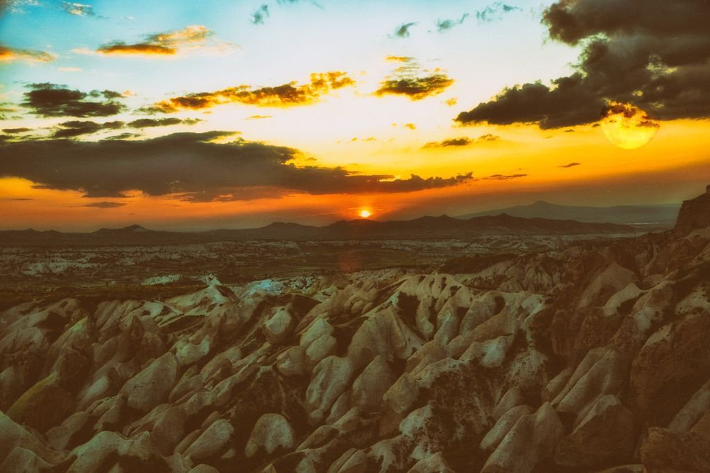 Amongst some volcanoes in Turkey.. https://t.co/fNaCkfBzSU https://t.co/ZBbjM78oCy