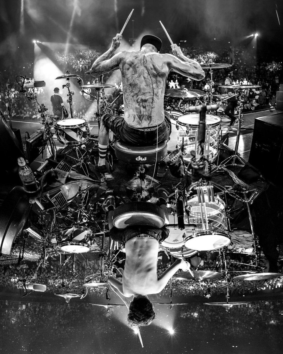 ????‍????Like father, like son @landonasherbarker ???? @fog.again ????????????#DRUMSDRUMSDRUMS https://t.co/ztZXewjgfR