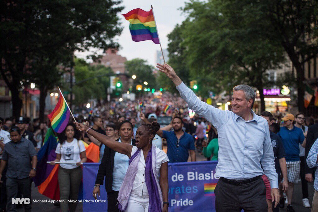 RT @NYCMayor: The City of New York and I have your back, no matter what Washington tries to do. Happy #Pride2017 https://t.co/nShzYOyqs2