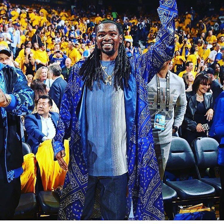 K. D.  Wit snoop Dogg supercrip powers ????????‍♂️???????????? https://t.co/114chNiBsP https://t.co/ZpBkcPxF9W