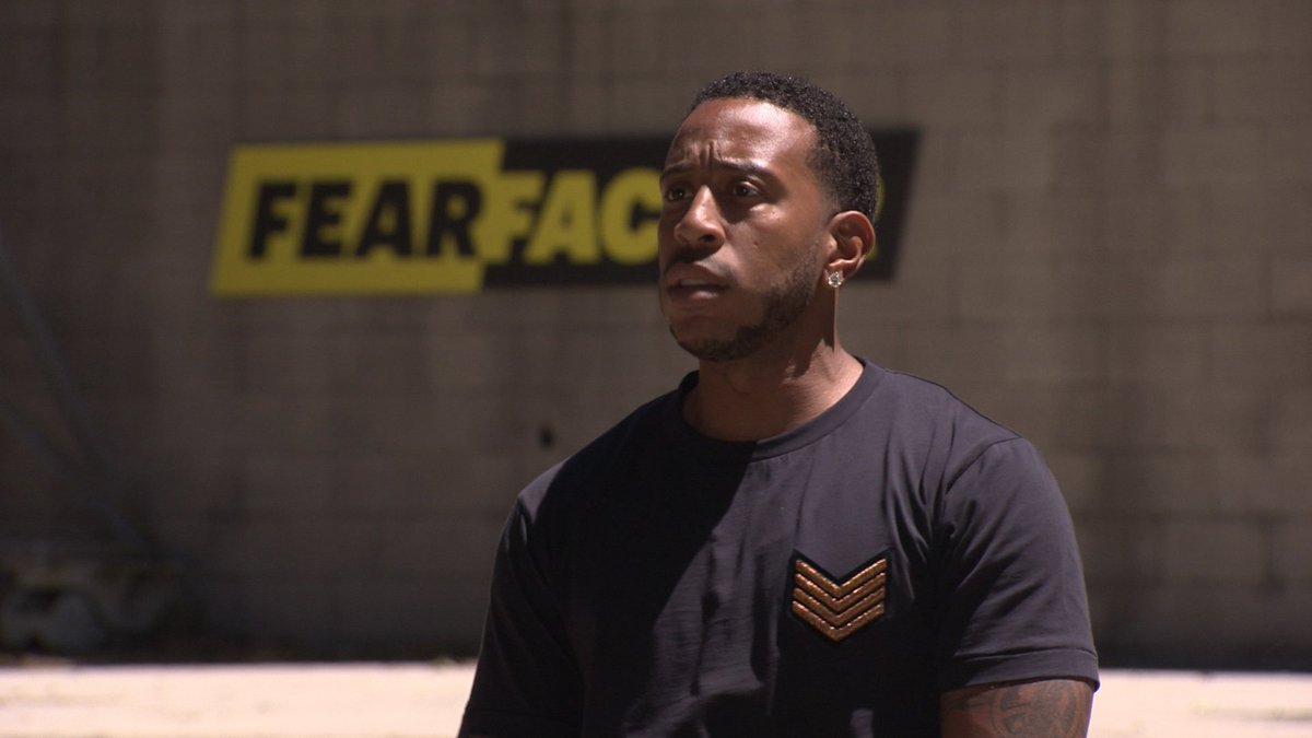 RT @FearFactor: .@Ludacris is coming to hang with you on the #FearFactor twitter tonight! Catch him HERE at 10/9c! https://t.co/4bKuuCt6oK