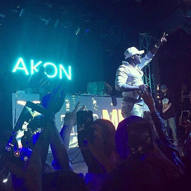 Thanks Vancouver, had a great time with you last night ???????? https://t.co/nkd60TXiqW