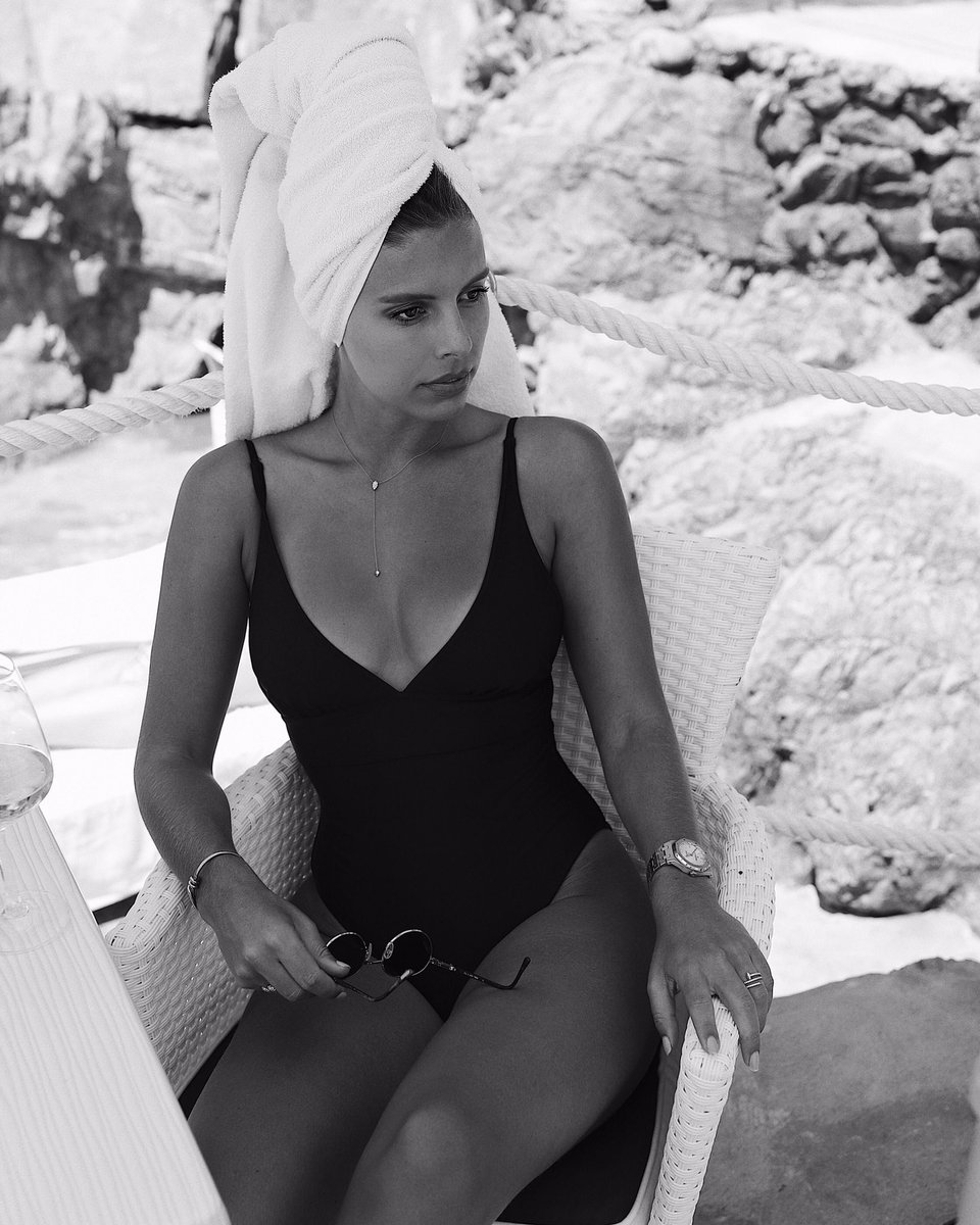 RT @MONDAYSWIMWEAR: When your swimwear does the talking for you ???????? Tash wears the Portofino one piece in black. https://t.co/zwv01L8fGA