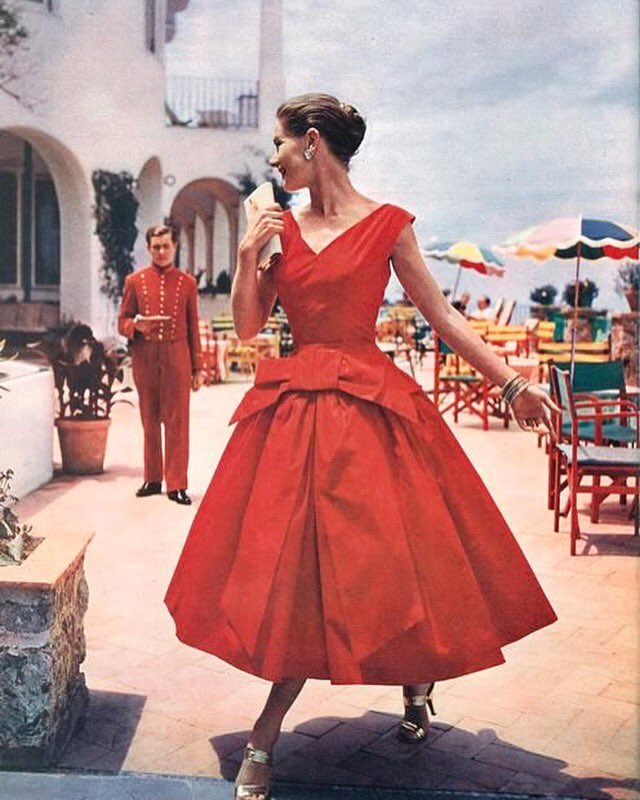 #TGIF style inspo. ❤️#SummersAlmostHere #VanityFair #1965 https://t.co/qfQjfu8tmP