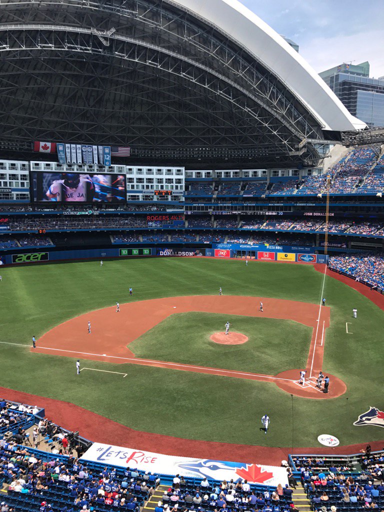Let's play ball! #mlb #bluejays #letsrise https://t.co/oHd3AQyGs4