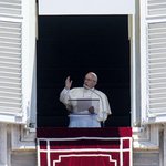 Pope Angelus: Jesus food of eternal life Pope Angelus: Jesus food of eternal life