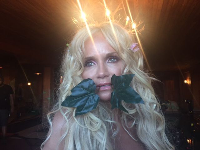 I mean....!!!! ???? @KChenoweth #AmericanGods #bts @AmericanGodsSTZ #godsquad https://t.co/CMoNw4wt8e