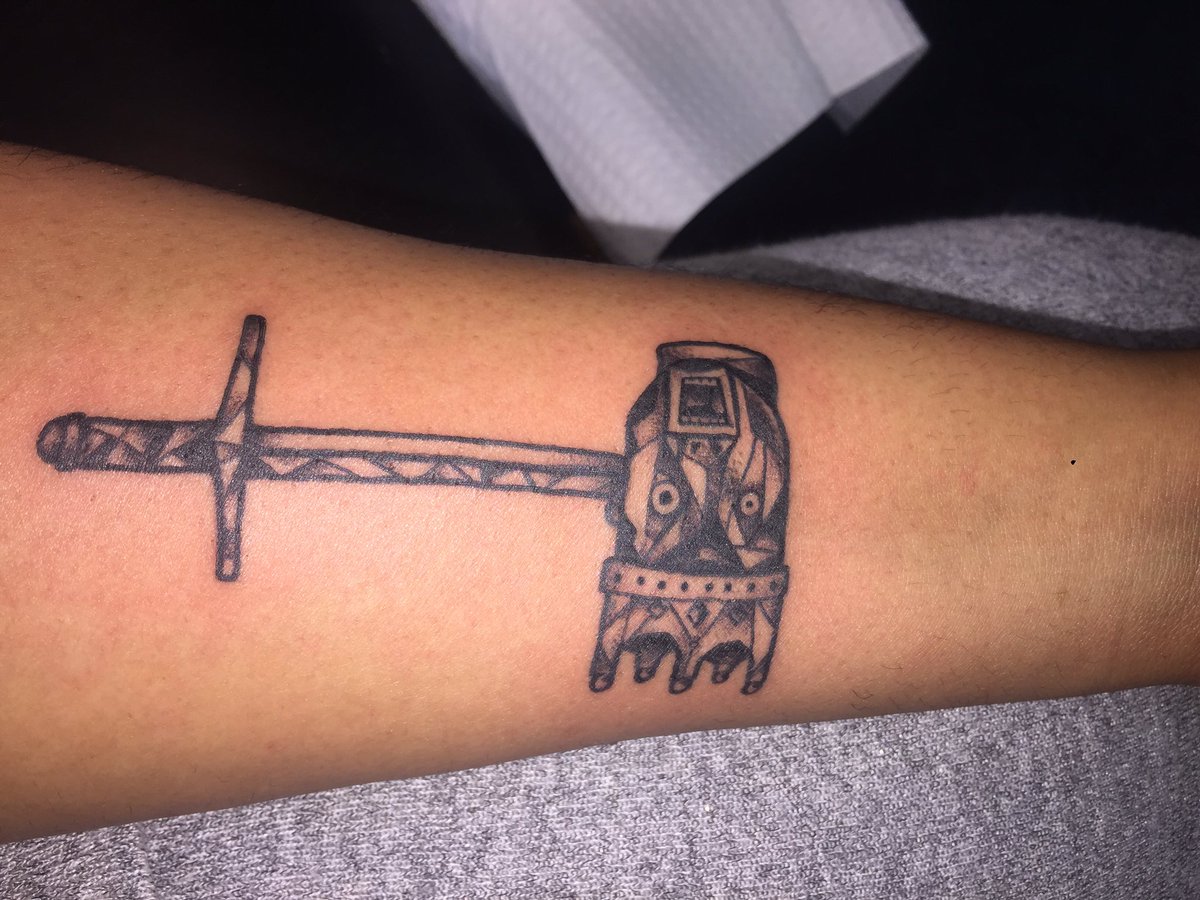 RT @Kanyeberly: Here's my Kanye tattoo I've been wanting for almost 6 years @TeamKanyeDaily @KimKardashian https://t.co/CKXecqjrpK