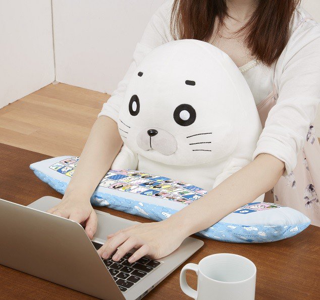 「少年アシベ」ゴマちゃんがPCクッションに、抱っこして作業が楽々 「少年アシベ」ゴマちゃんがPCクッションに、抱っこして作業が楽々