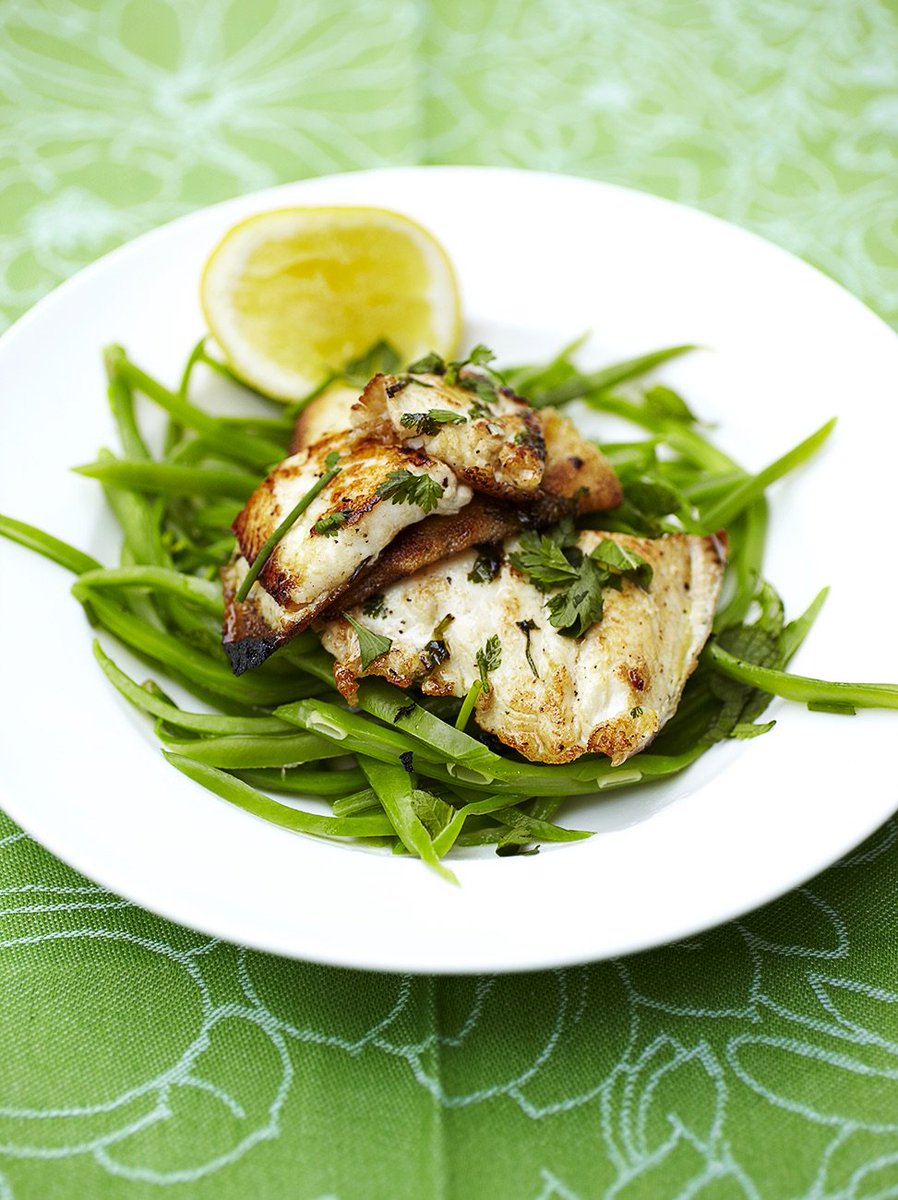 Keep it light and simple tonight with this zesty lemon sole and runner beans dish. https://t.co/zHveNdvUNJ https://t.co/QGEiWgmVlJ