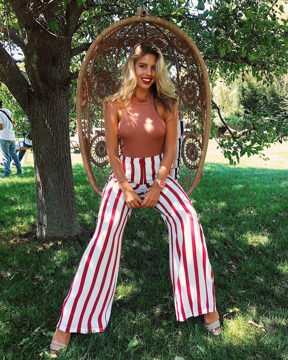 Had to be back in the U.S.A. for her birthday ????????♥️ @revolve #revolveinthehamptons #4thofjuly https://t.co/cUVGqT10e7