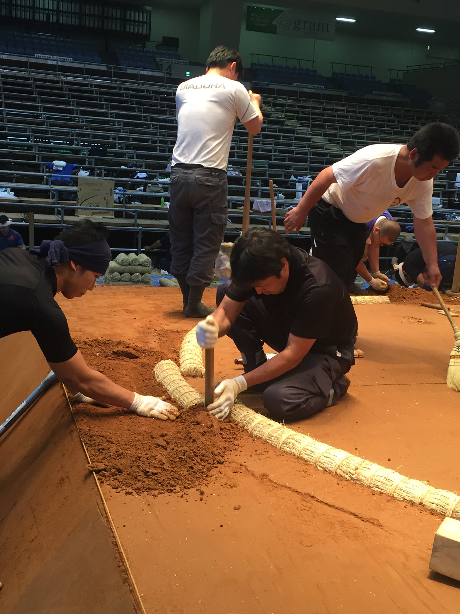 DD9Dg7uV0AE2CHe.jpg:large