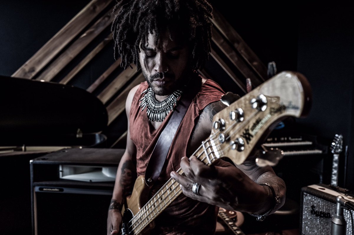 Gregory Town Sound. Bass session. @ernieball @music_man #stingray 
????: @candyTman https://t.co/lv65DBYTCg