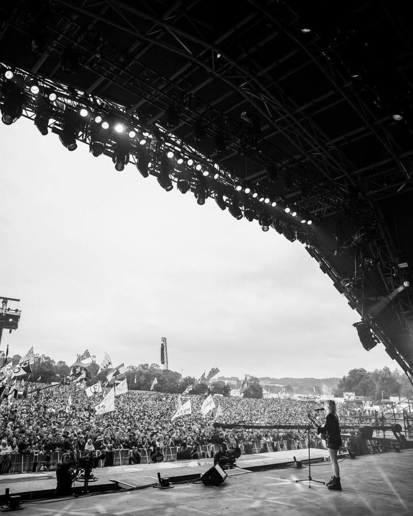 RT @ConorMcDPhoto: Throwback to Ellie on the Pyramid stage at Glastonbury last year https://t.co/xGsO8VM4Ol https://t.co/TZgmpF9N8F