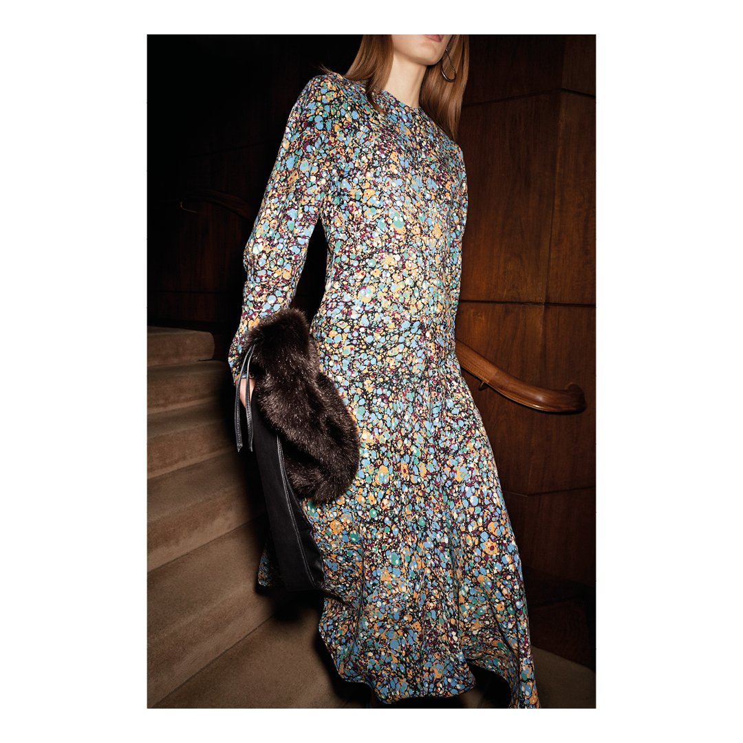 My marble print has arrived online and in stores! x VB #VBDoverSt #VBHongKong #VBPreAW17 https://t.co/CwlWHkEomu https://t.co/TQb4BZrq9X