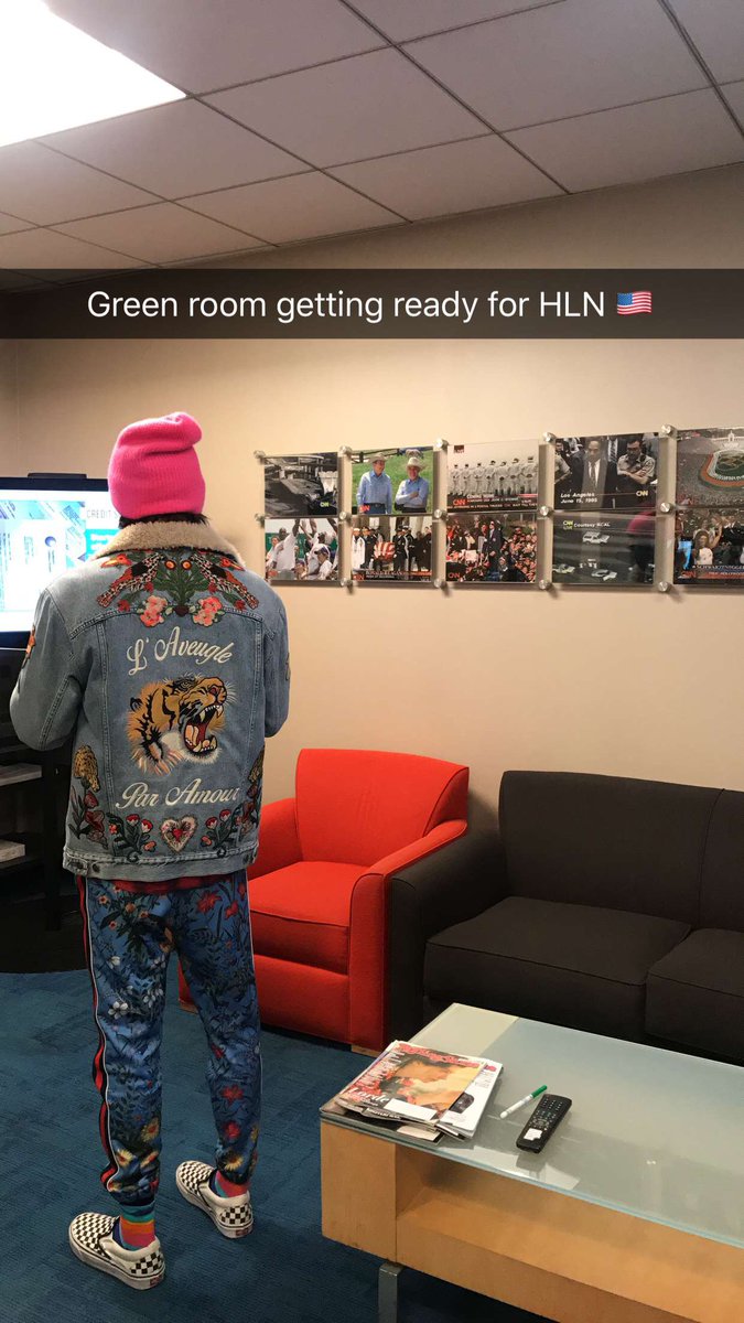 Green room getting ready for #HLN ???????? #ADayInTheLifeOfAmerica https://t.co/EN2yIlhLw3