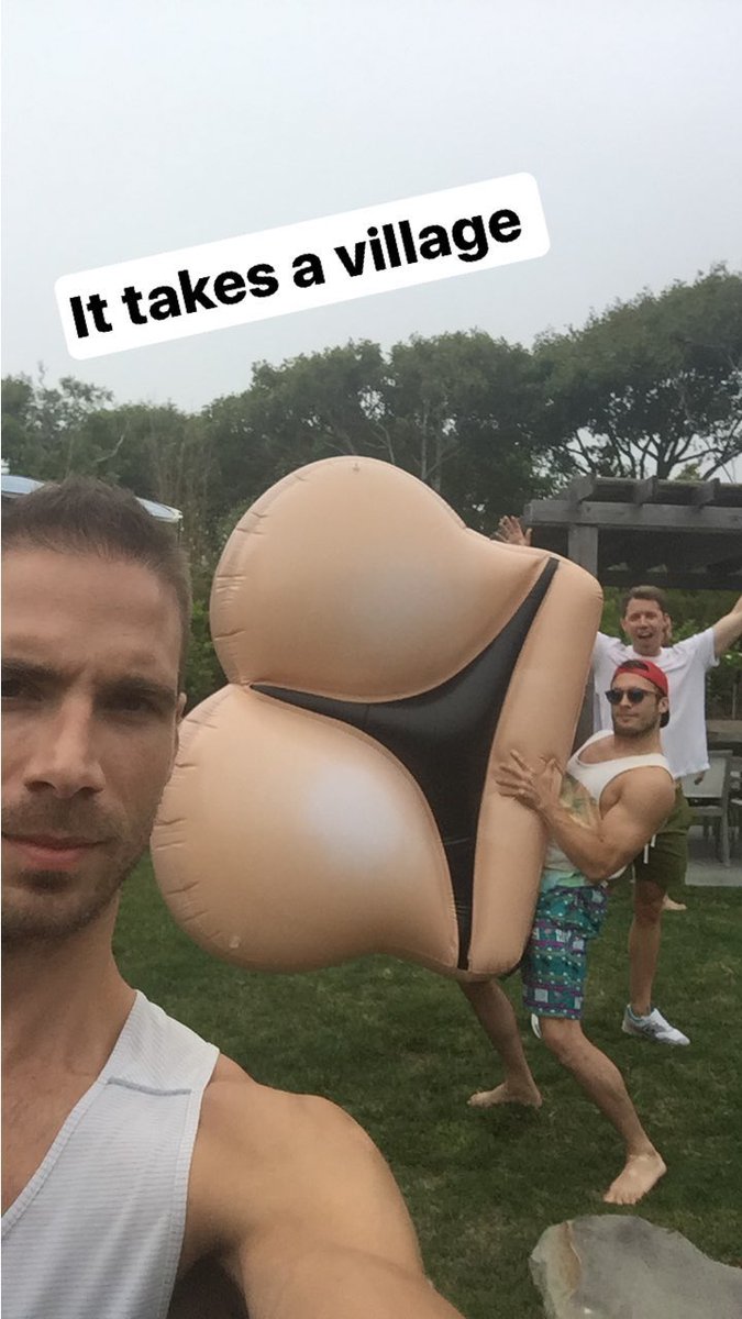 RT @KKWstan: Simon Huck enjoying Canada Day ???????? w/ a KIMOJI floaty. Get yours today at https://t.co/WKuPl7erYp https://t.co/aCBfD3q8iv