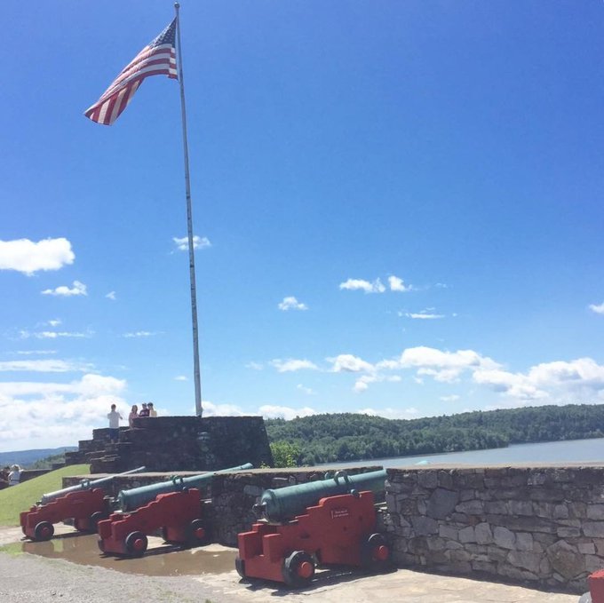 @FortTicondaroga #Cannons #USFlag ready for inspection and the #FourthofJuly celebrations. https://t.co/uJnQvUQcvo https://t.co/BY684zpmpa