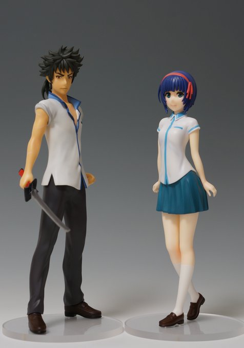 完成した剣之介と由希奈のフィギュアを並べて撮ってると…なぜかちょっと恥ずかしかった(*ノω・*) #クロムクロ 完成した剣之介と由希奈のフィギュアを並べて撮ってると…なぜかちょっと恥ずかしかった(*ノω・*) #クロムクロ