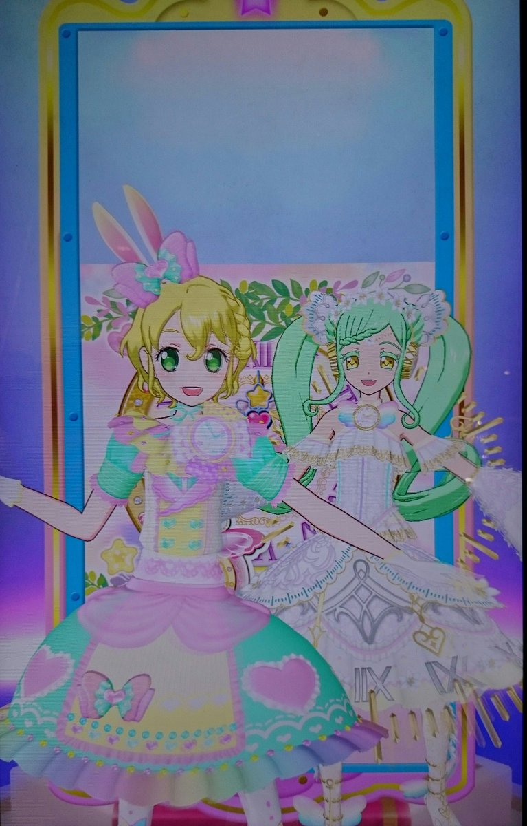 ロイドくんと元ネタのレゴニンジャゴーのロイドくんですよろしくお願いします! ロイドくんと元ネタのレゴニンジャゴーのロイドくんですよろしくお願いします!
