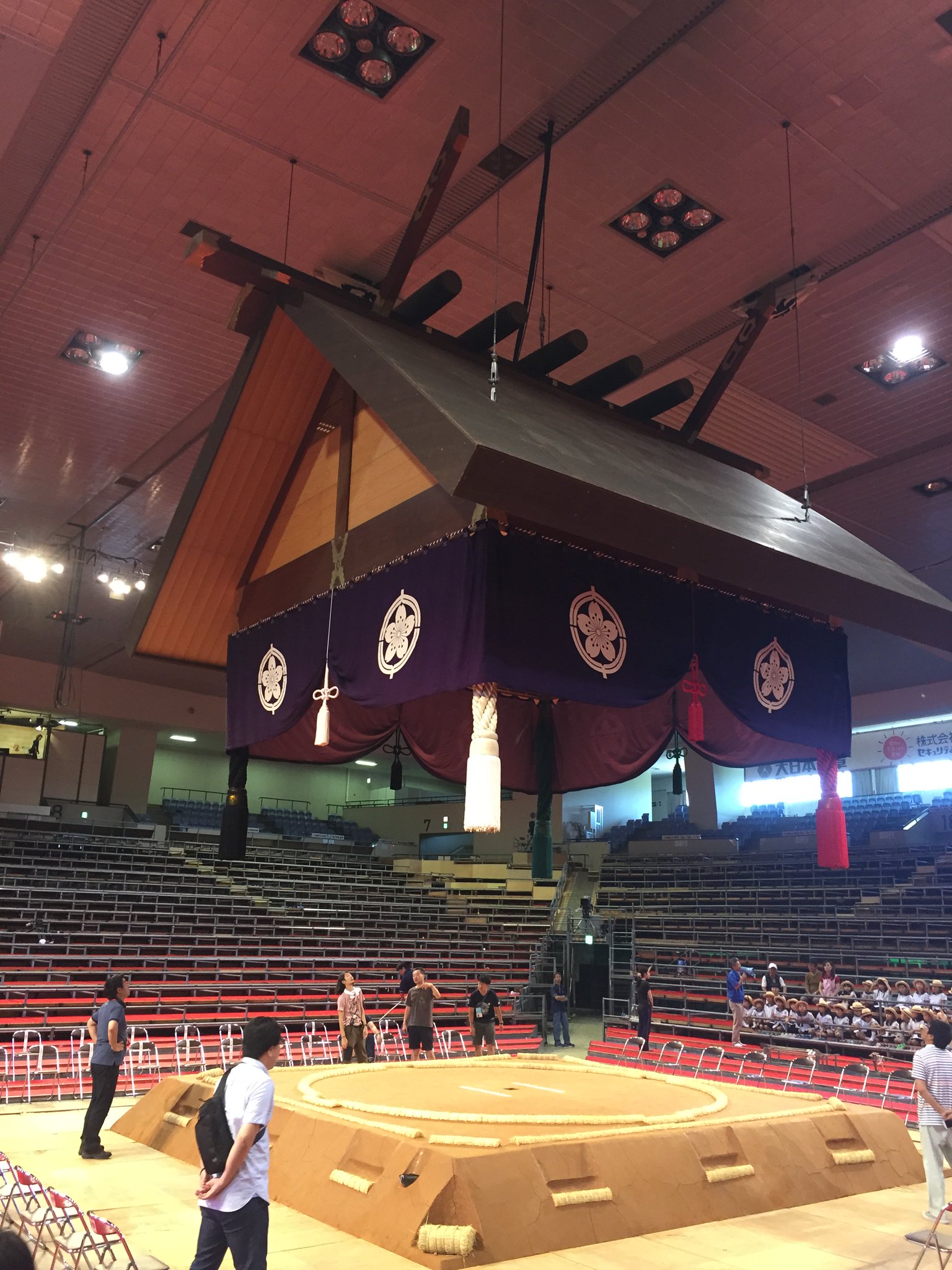 DEG8PsxXsAUjei_.jpg:large