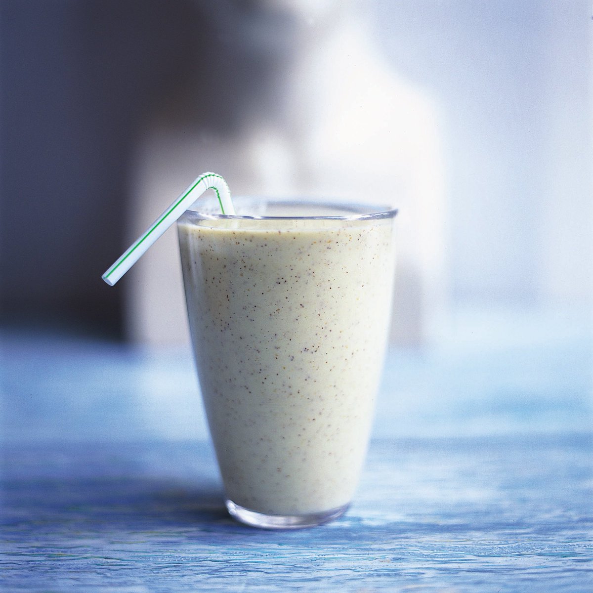 Blitz this kiwi, ginger & banana breakfast smoothie together in minutes & drink on the go! https://t.co/SOaKvRY6MU https://t.co/Js1iDcEZaz