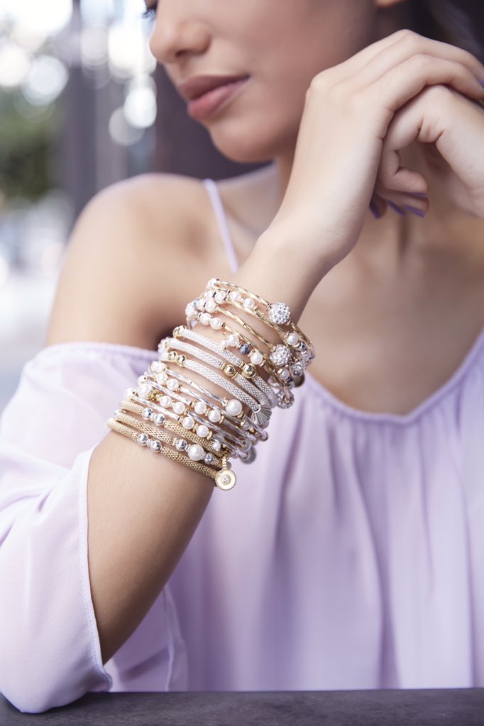 You can never wear too many bracelets at once <3 #JloxKohls @kohls  https://t.co/7sJlxmjn9D https://t.co/asXgRxIo53