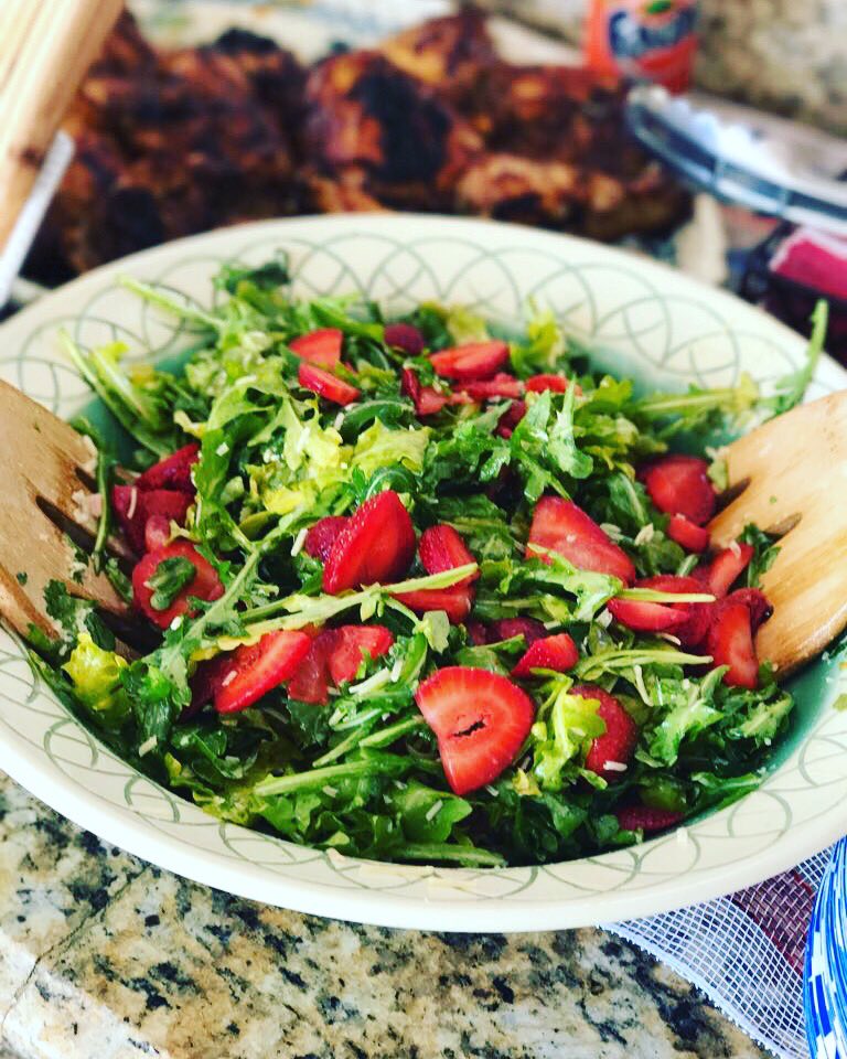 Summertime Salad!!! ???? https://t.co/EC1ICcvN3W