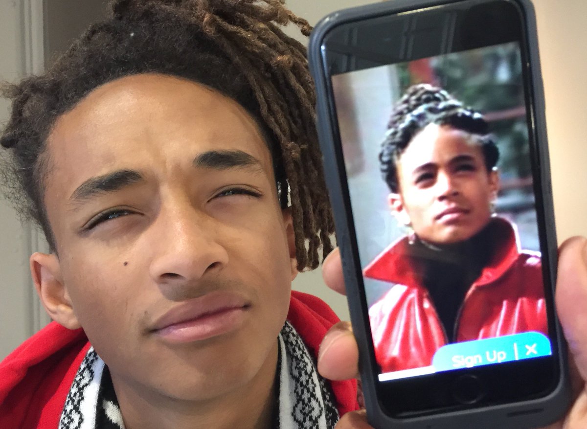 The moment you realize your son doesn't only look like his father :) @officialjaden https://t.co/yd4cZNoOK0