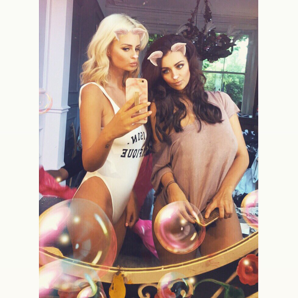 Shooting with this fittie today @HollyJadePeers ???????? https://t.co/AgqimOQR6A