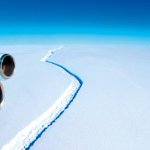Trillion-tonne iceberg breaks off Antarctica Trillion-tonne iceberg breaks off Antarctica
