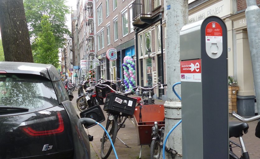Electric cars expected to eclipse petrol and diesel by 2035