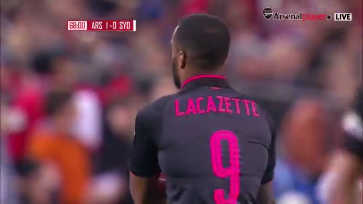 Lacazette avec Arsenal