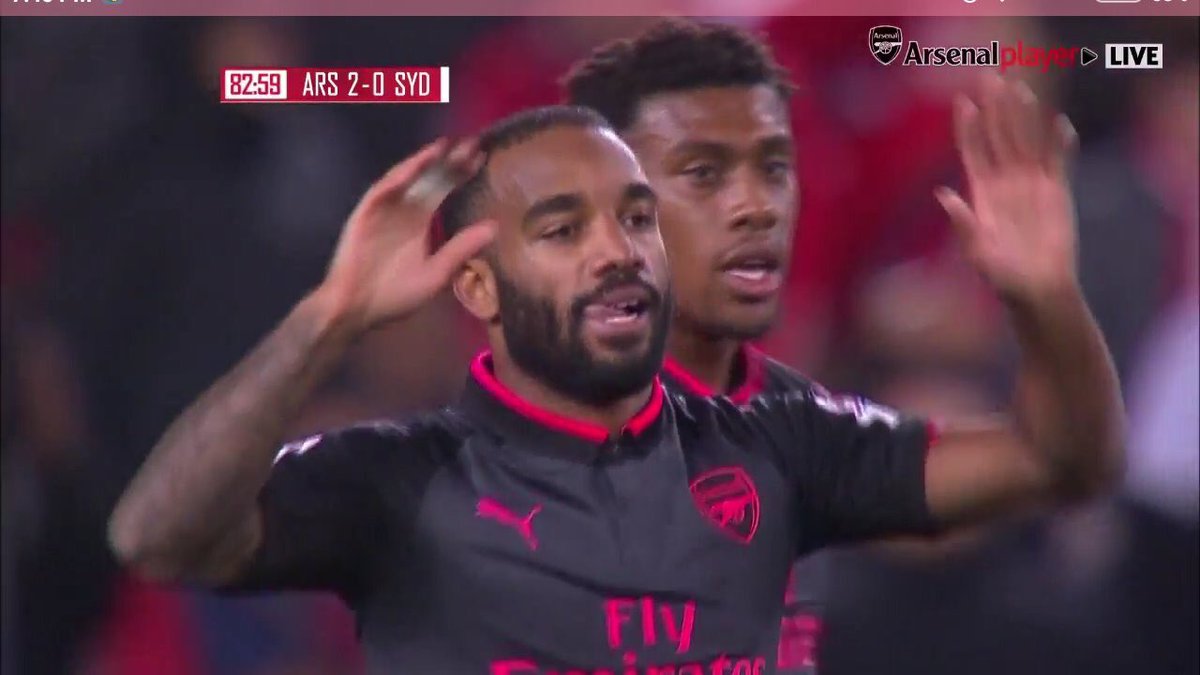 Lacazette avec Arsenal
