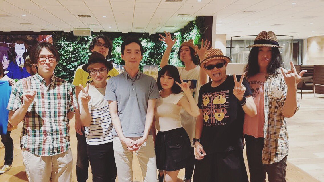 「有頂天家族2」打ち上げでした。森見先生と、音楽チーム勢ぞろい。fhánaのデビュー作「ケセラセラ」から引き続きエンディ 「有頂天家族2」打ち上げでした。森見先生と、音楽チーム勢ぞろい。fhánaのデビュー作「ケセラセラ」から引き続きエンディ