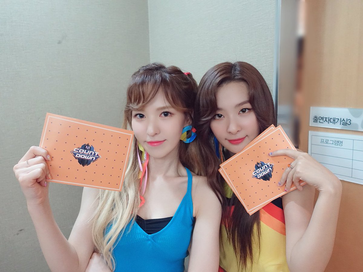 Red Velvet 레드벨벳 슬기 SEULGI 예리 아이린 졸업식 RVsmtown