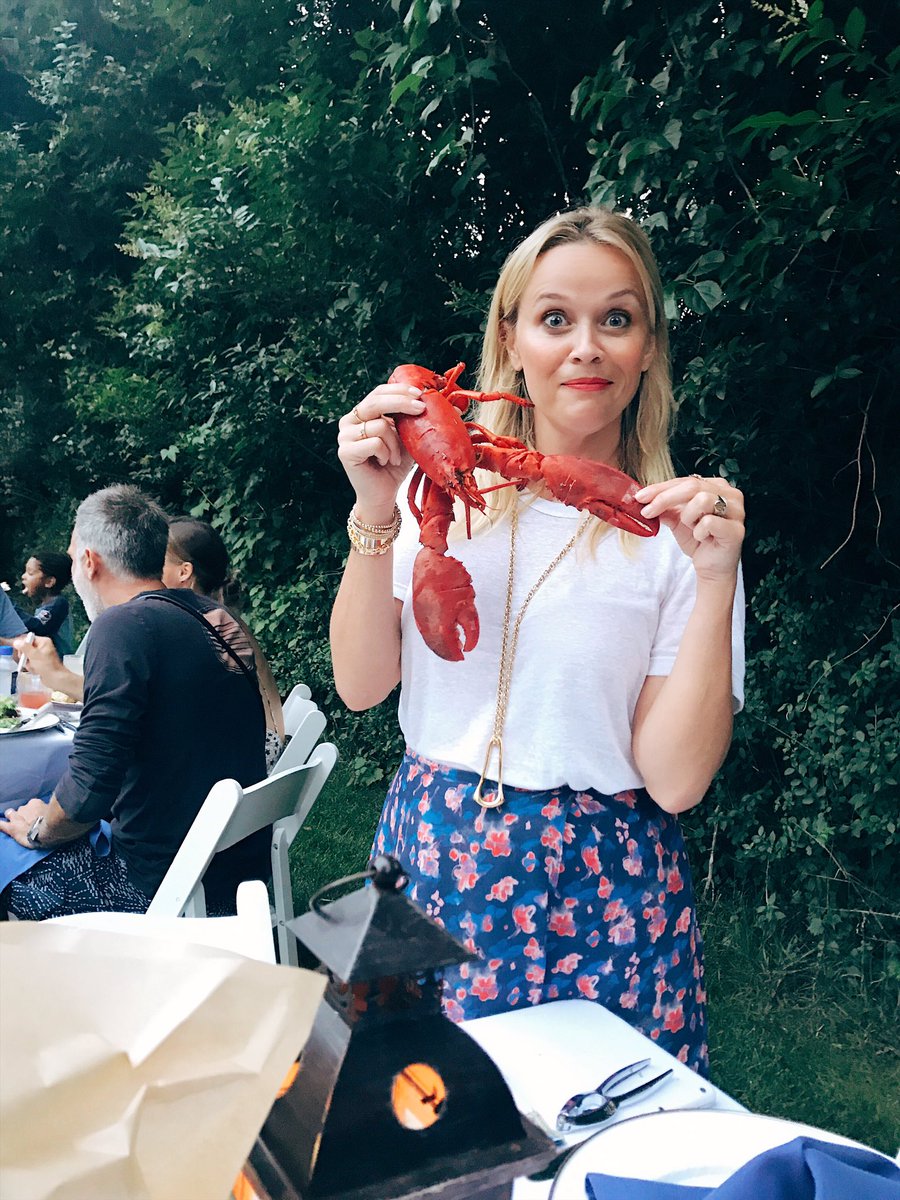 Who wants in on the #LobsterBake!? ???????????? https://t.co/uZcmg3MQEW
