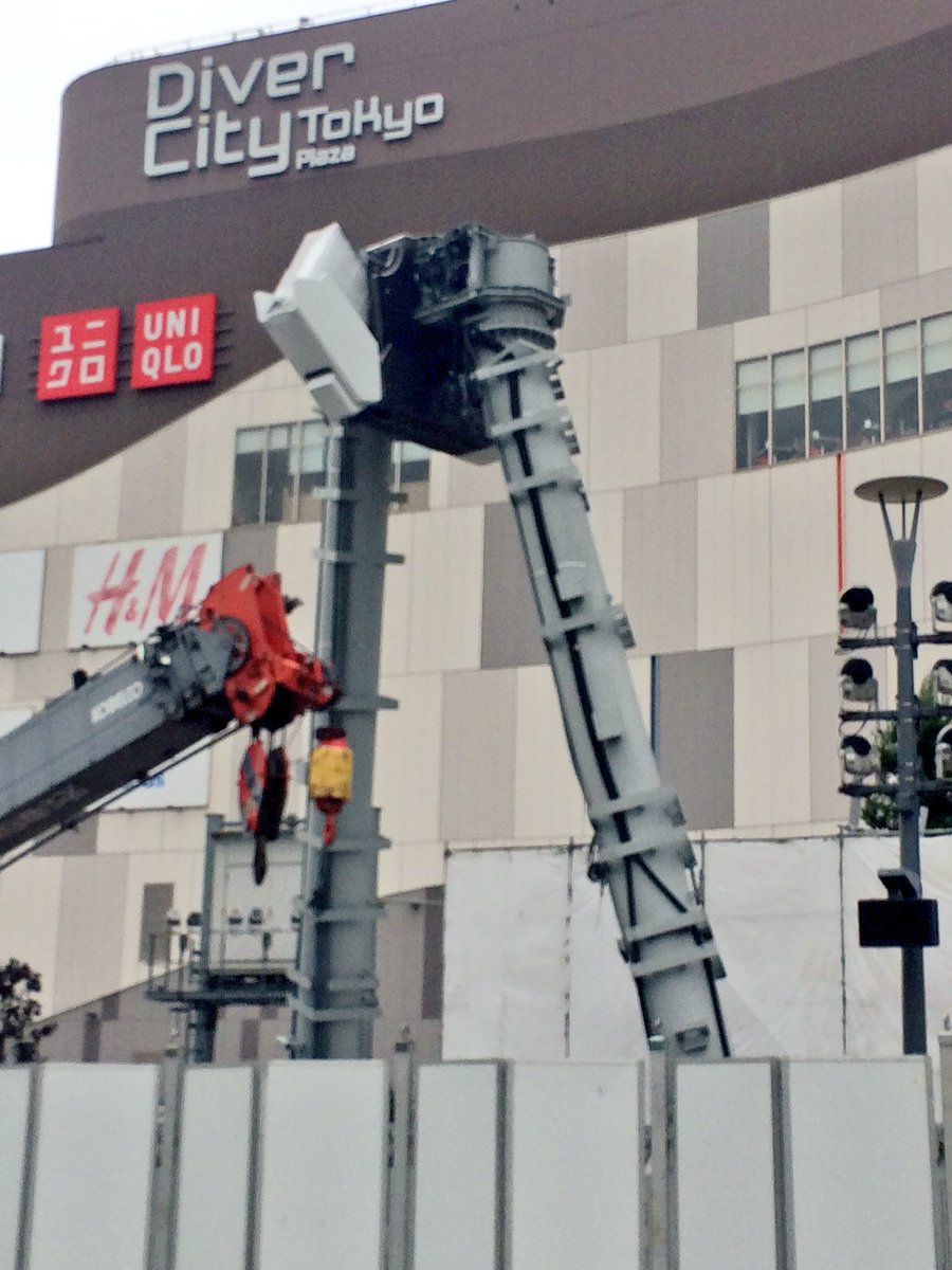 お台場みんなの夢大陸へ。フジテレビの社屋内には子供の喜びそうなブースがいっぱい。でもこちとらの興味はガンダムUCですよ。 お台場みんなの夢大陸へ。フジテレビの社屋内には子供の喜びそうなブースがいっぱい。でもこちとらの興味はガンダムUCですよ。