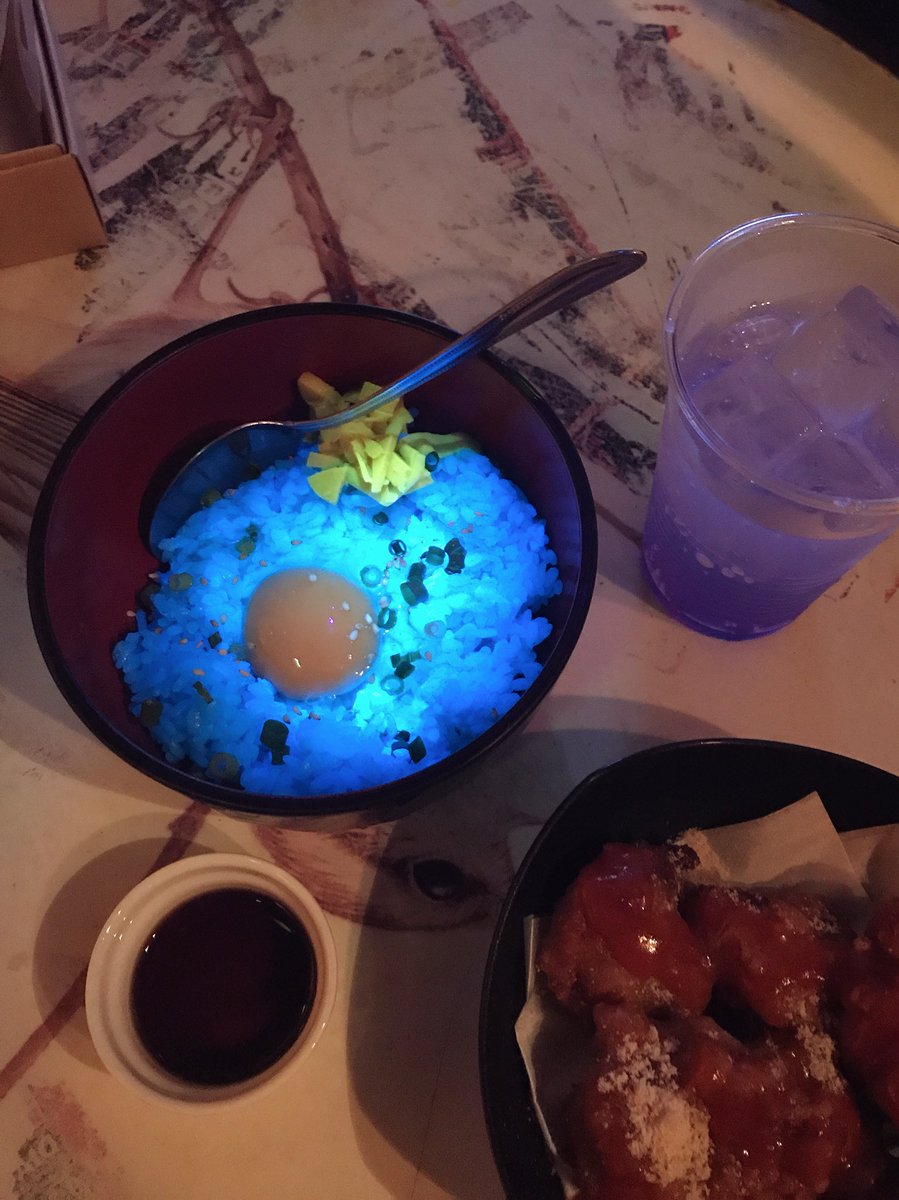 卵かけご飯、英国一家がうまうま食べてたので、課長もきっとうまうま食べてくれると思ってるんだけど、コレを差し出すと、全力で 卵かけご飯、英国一家がうまうま食べてたので、課長もきっとうまうま食べてくれると思ってるんだけど、コレを差し出すと、全力で