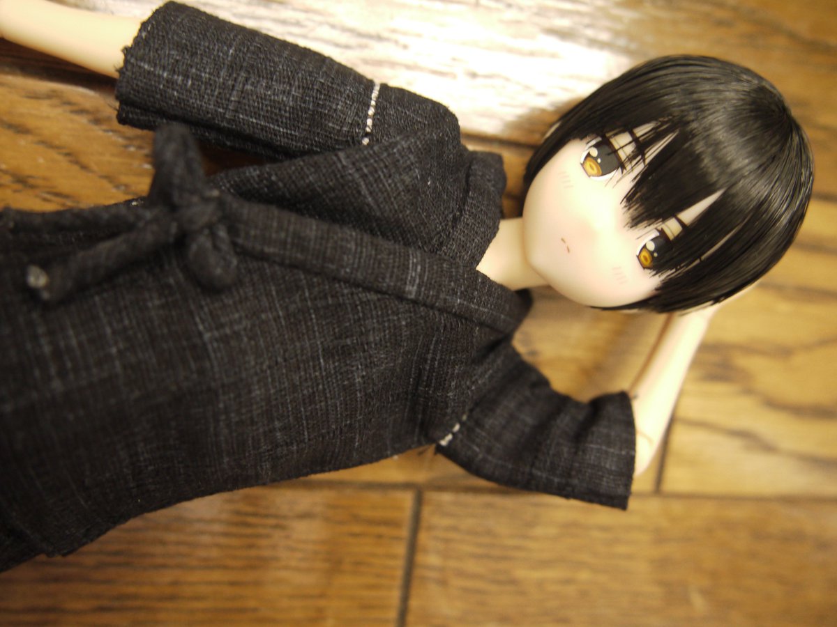 床に寝っ転がると冷たくて気持ちよくないですか?#ドルぽん #ヘタリア #アゾカツ 床に寝っ転がると冷たくて気持ちよくないですか?#ドルぽん #ヘタリア #アゾカツ