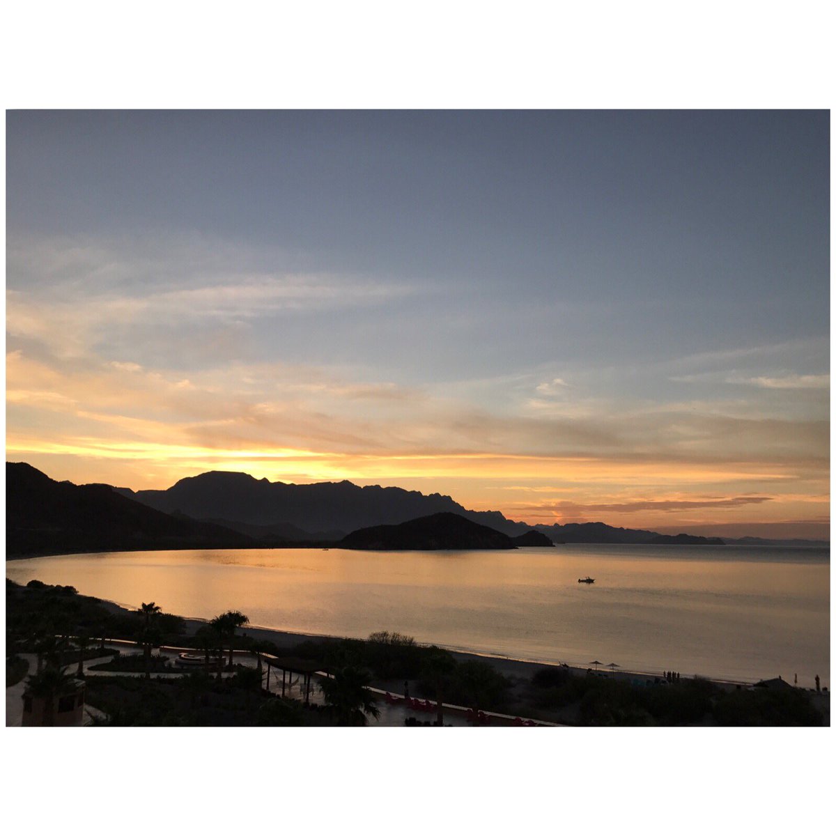 thank you @villadelpalmarl @zaringgroup & @perreyreeves for the #nofilter view. ????????????????. https://t.co/P98RLcYAyY