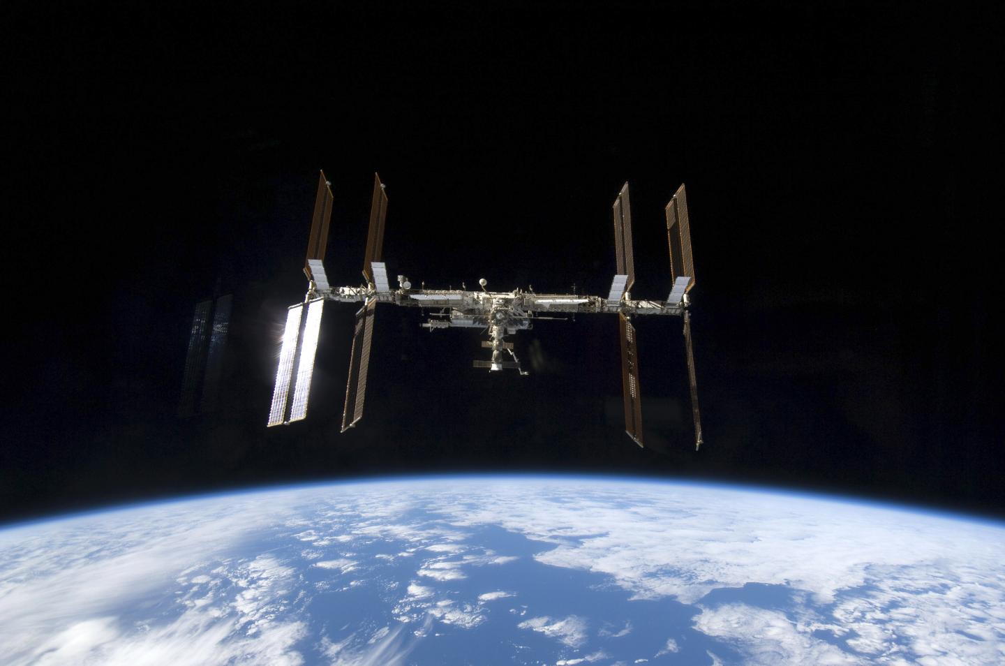 abroad the international space station International cooperation and competition in space of the international space station to foreigners and to offer services such as launch from abroad. abroad the international space station International cooperation and competition in space of the international space station to foreigners and to offer services such as launch from abroad.